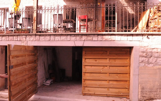 Un garage sécurisé pour vos motos et vélos Un garage sécurisé pour vos motos et vélos